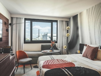 Executive Suite, 1 King Bed with Sofa bed