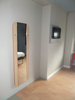 Triple Room, Multiple Beds