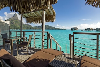 Room, Multiple Beds, Mountain View, Overwater (Otemanu Mountain View)