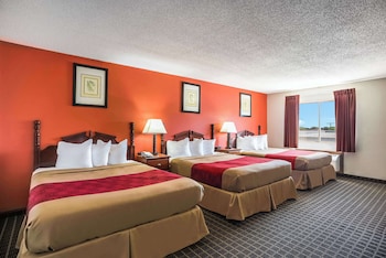 Standard Room, 2 Queen Beds, Non Smoking