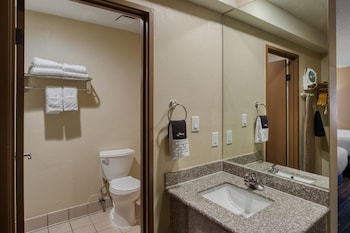Suite, 2 Queen Beds, Non Smoking, Kitchenette (with Sofabed)