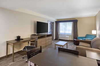 Suite, 2 Queen Beds, Non Smoking, Kitchenette (with Sofabed)