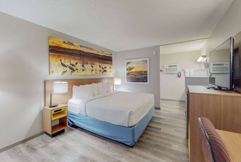 Standard Room, 1 King Bed