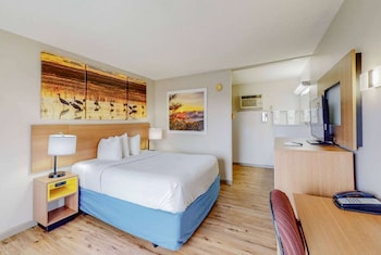 Standard Room, 1 Queen Bed