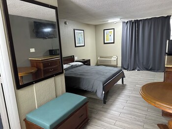 Room, 1 Queen Bed, Non Smoking