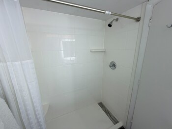 Economy Room, 1 Queen Bed, Non Smoking