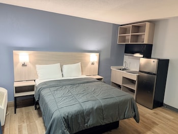 Economy Room, 1 Queen Bed, Non Smoking