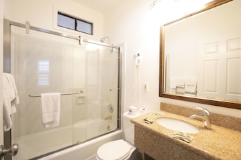 Standard Room, 1 Queen Bed