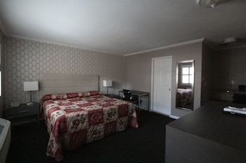 Standard Room, 1 King Bed