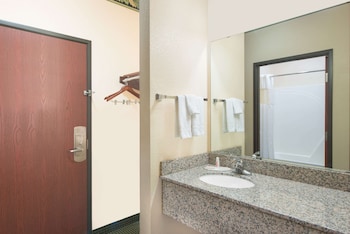 Studio Suite, 1 King Bed, Non Smoking, Refrigerator & Microwave