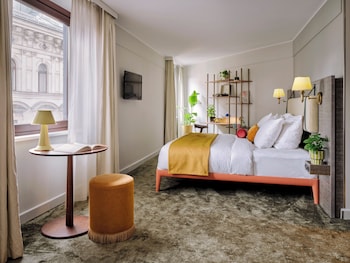 Extra Large Room