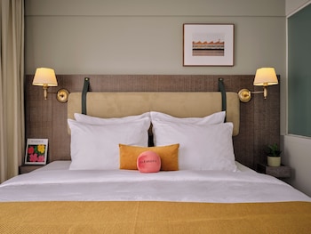 Medium Room