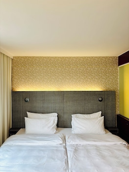 Medium Room (Vintage)