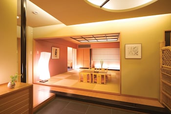 Japanese Suite Main Tower Non-Smoking 85sqm Ocean View