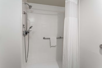Room, 1 King Bed, Accessible, Non Smoking (Mobility & Hearing, Roll-in Shower)