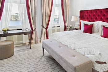 Fairmont, Room, 1 Queen Bed, Lake View
