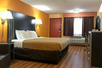 Standard Room, 1 King Bed, Non Smoking