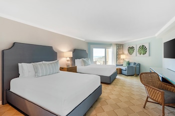 Studio Suite, 2 Queen Beds, Partial Ocean View