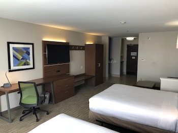 Suite, Multiple Beds