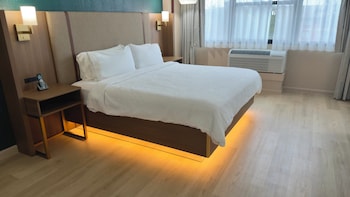 Suite, 1 King Bed (High Floor)