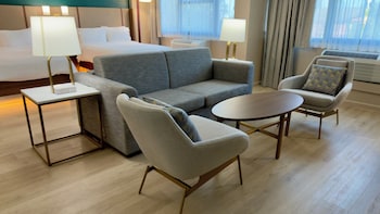 Suite, 2 Queen Beds (Low Floor)