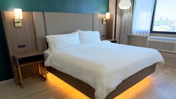 Suite, 1 King Bed (High Floor)