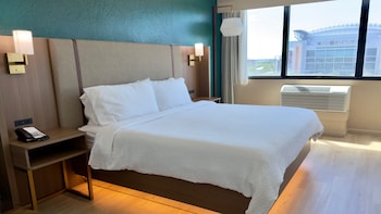 Premium Room, 1 King Bed (Stadium View)