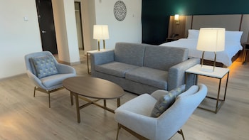 Suite, 1 King Bed (High Floor)