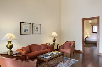 Deluxe Suite with Living Room