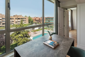 Grand Suite, The Level, Pool View