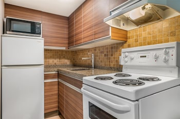 Suite, 1 Queen Bed, Non Smoking, Kitchen (with Sofabed, Full Kitchen)
