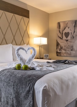 Senior Room, 1 King Bed