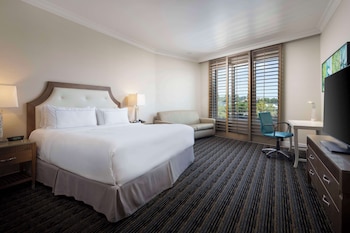 Premier Room, 1 King Bed, Accessible (Hearing)