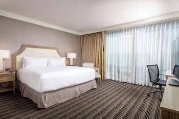 Room, 1 King Bed, Accessible, Balcony (Mobility, 3x3 Shower)