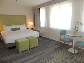 Studio Suite, 1 King Bed, Kitchenette