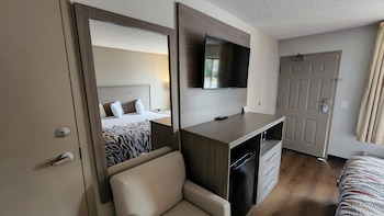 Superior Room, 1 King Bed, Accessible (Roll-In Shower, Smoke Free)