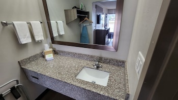 Deluxe Room, 2 Double Beds (Smoke Free)