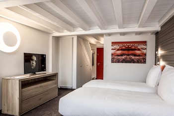 Large Mezzanine Room