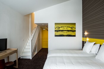 Medium Room Mezzanine