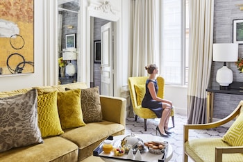 Suite, 1 Queen Bed (Prestige)