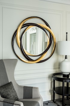 Suite, 1 Queen Bed (Prestige)