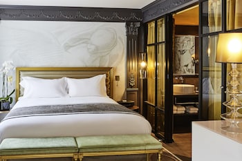 Suite, 1 King Bed (Collection)