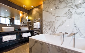 Suite, 1 King Bed (Opera)