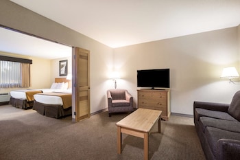 Suite, 2 Queen Beds, Non Smoking, Kitchenette (Separate Living Room;with Sofabed)
