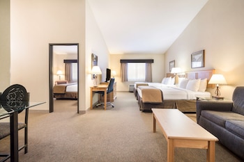 Family Suite, Multiple Beds, Non Smoking, Refrigerator & Microwave