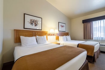 Suite, 2 Queen Beds, Accessible, Bathtub (with Sofabed)