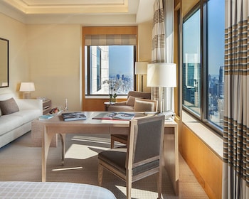 Junior Suite City View Upper Floor
