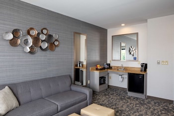 Premium Suite, 2 Queen Beds, Non Smoking