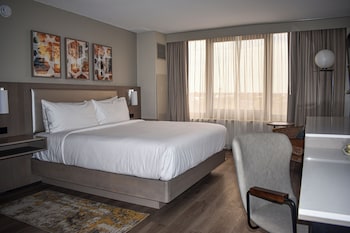 Room, 1 King Bed, Refrigerator (Renovated)