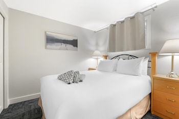 Suite, 2 Queen Beds, Non Smoking, Refrigerator & Microwave (with Sofabed)